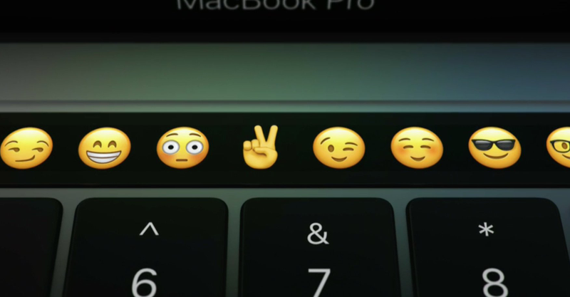 Illustration for article titled El nuevo MacBook Pro tiene una pantalla en el teclado que cambia según lo que necesites